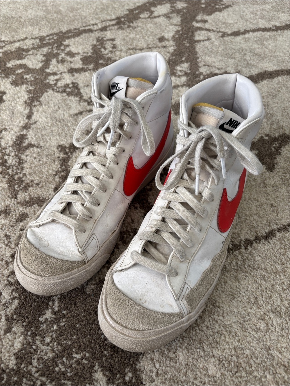 Nike - Blazer Mid '77 Vintage 'Habanero Red'!!
